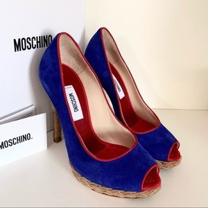 Hold Moschino Italy special pumps